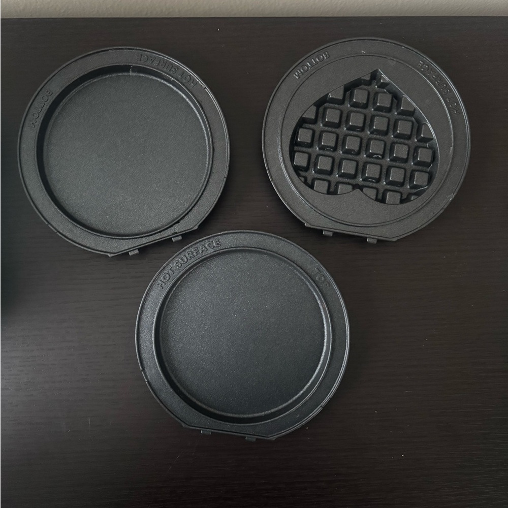 DASH mini waffle maker Plates